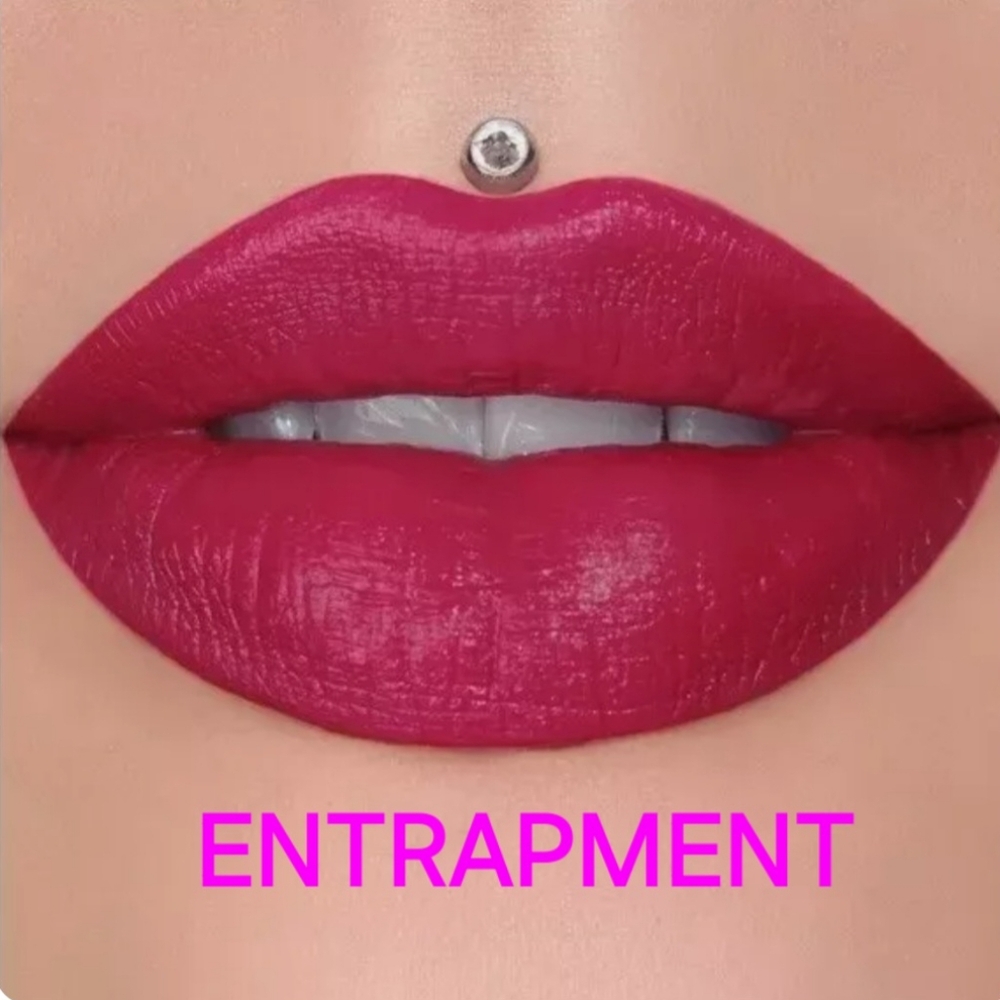 Jeffree Star Velvet Trap Lip Stick "Entrapment"